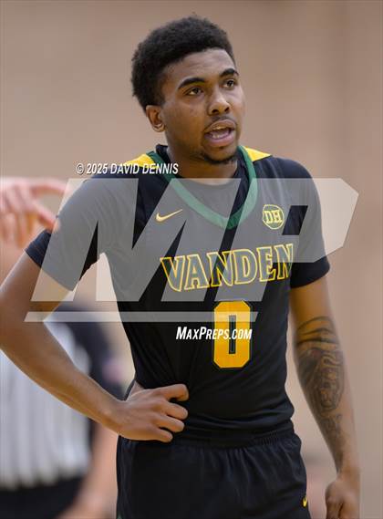 Thumbnail 3 in Vanden vs. Pacifica Christian (Meet in the Middle Classic) photogallery.