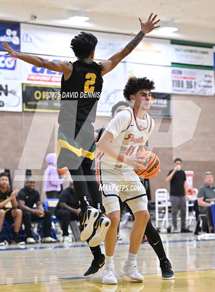 Thumbnail 2 in Vanden vs. Pacifica Christian (Meet in the Middle Classic) photogallery.