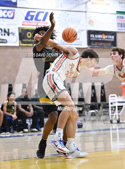 Thumbnail 2 in Vanden vs. Pacifica Christian (Meet in the Middle Classic) photogallery.