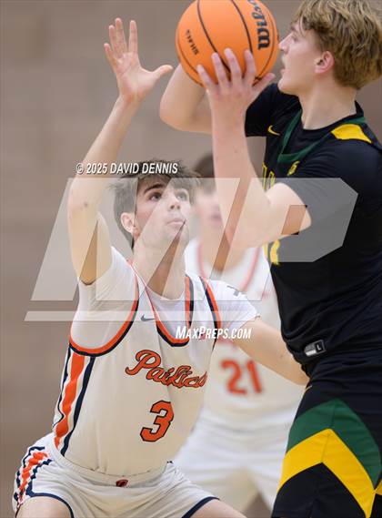 Thumbnail 3 in Vanden vs. Pacifica Christian (Meet in the Middle Classic) photogallery.