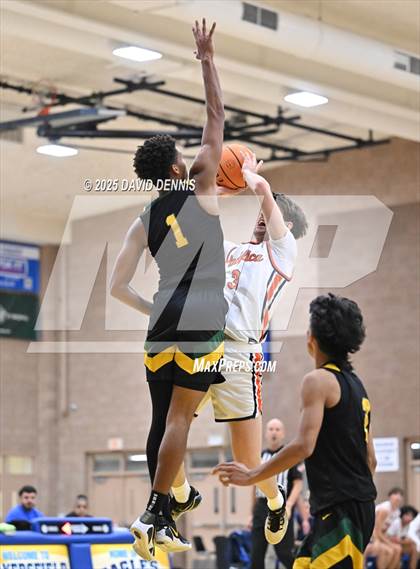 Thumbnail 1 in Vanden vs. Pacifica Christian (Meet in the Middle Classic) photogallery.