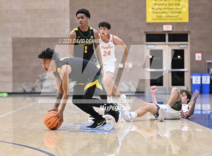 Thumbnail 1 in Vanden vs. Pacifica Christian (Meet in the Middle Classic) photogallery.