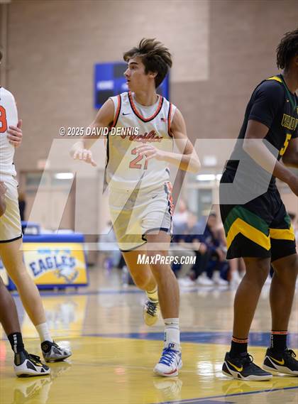 Thumbnail 2 in Vanden vs. Pacifica Christian (Meet in the Middle Classic) photogallery.