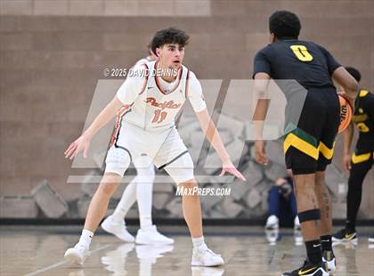 Thumbnail 2 in Vanden vs. Pacifica Christian (Meet in the Middle Classic) photogallery.