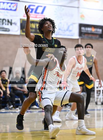 Thumbnail 2 in Vanden vs. Pacifica Christian (Meet in the Middle Classic) photogallery.