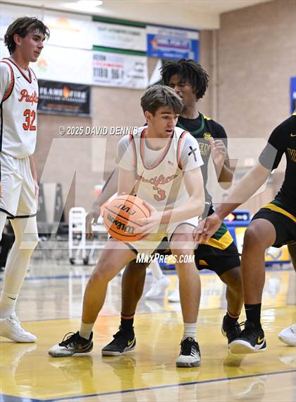 Thumbnail 1 in Vanden vs. Pacifica Christian (Meet in the Middle Classic) photogallery.