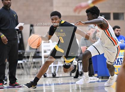 Thumbnail 2 in Vanden vs. Pacifica Christian (Meet in the Middle Classic) photogallery.