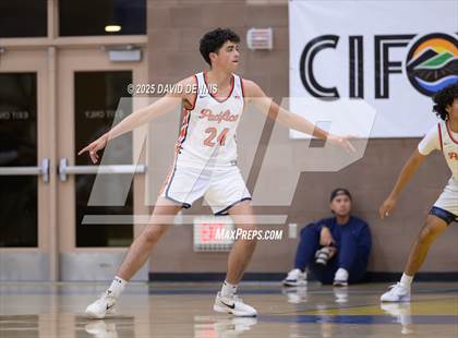 Thumbnail 1 in Vanden vs. Pacifica Christian (Meet in the Middle Classic) photogallery.