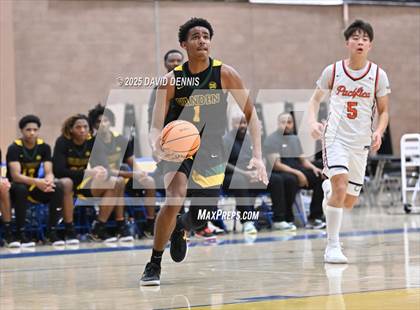 Thumbnail 3 in Vanden vs. Pacifica Christian (Meet in the Middle Classic) photogallery.