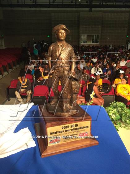 Thumbnail 2 in Wenonah TOC Ceremony photogallery.