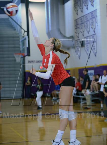 Thumbnail 1 in Dana Hills vs. Orange Lutheran (Durango Fall Classic) photogallery.