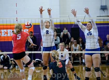 Thumbnail 2 in Dana Hills vs. Orange Lutheran (Durango Fall Classic) photogallery.