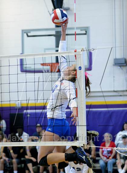 Thumbnail 3 in Dana Hills vs. Orange Lutheran (Durango Fall Classic) photogallery.