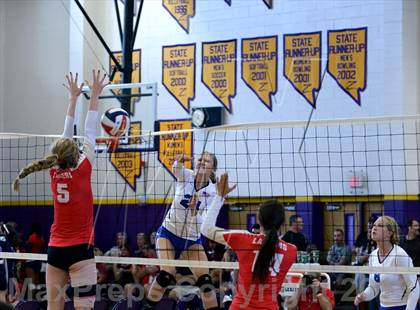 Thumbnail 2 in Dana Hills vs. Orange Lutheran (Durango Fall Classic) photogallery.