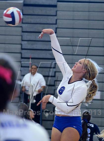 Thumbnail 1 in Dana Hills vs. Orange Lutheran (Durango Fall Classic) photogallery.