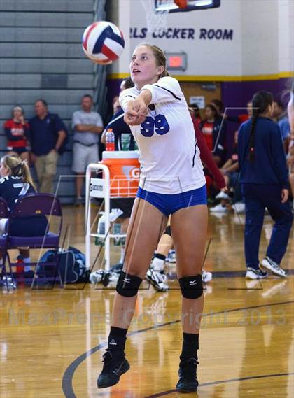 Thumbnail 3 in Dana Hills vs. Orange Lutheran (Durango Fall Classic) photogallery.