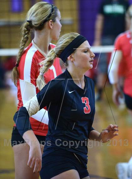 Thumbnail 3 in Dana Hills vs. Orange Lutheran (Durango Fall Classic) photogallery.