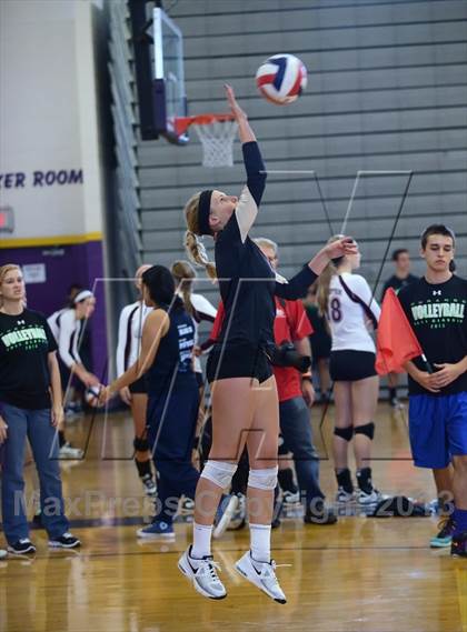 Thumbnail 1 in Dana Hills vs. Orange Lutheran (Durango Fall Classic) photogallery.