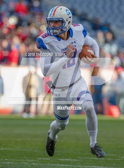 Thumbnail 3 in Cherry Creek vs. Valor Christian (CHSAA 5A Final) photogallery.