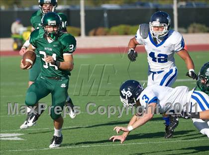 Thumbnail 3 in Reagan vs. New Braunfels (5A Bi-District Playoff) photogallery.