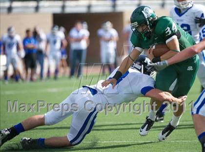 Thumbnail 3 in Reagan vs. New Braunfels (5A Bi-District Playoff) photogallery.