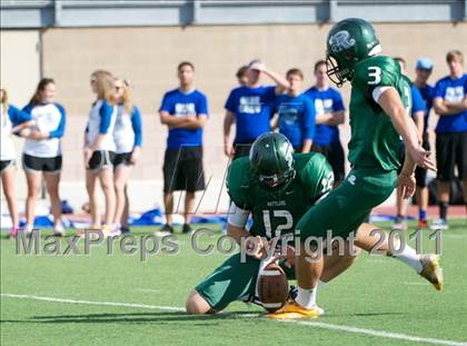 Thumbnail 3 in Reagan vs. New Braunfels (5A Bi-District Playoff) photogallery.