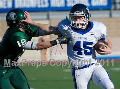 Thumbnail 3 in Reagan vs. New Braunfels (5A Bi-District Playoff) photogallery.