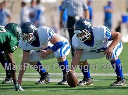 Thumbnail 2 in Reagan vs. New Braunfels (5A Bi-District Playoff) photogallery.