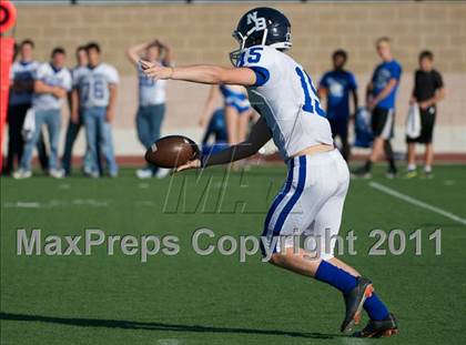 Thumbnail 3 in Reagan vs. New Braunfels (5A Bi-District Playoff) photogallery.