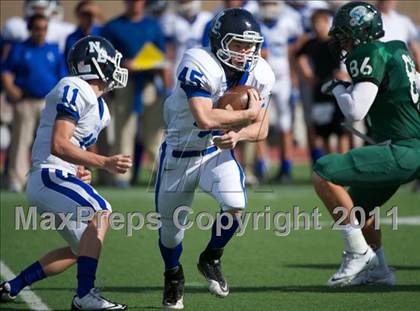 Thumbnail 1 in Reagan vs. New Braunfels (5A Bi-District Playoff) photogallery.