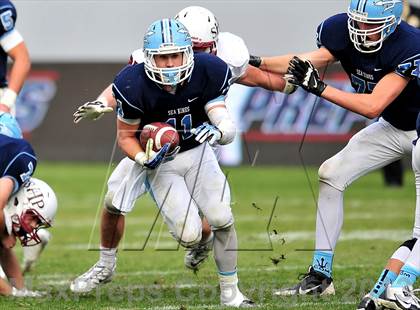 Thumbnail 1 in Corona del Mar vs. Sacred Heart Prep (CIF State D3 Final) photogallery.