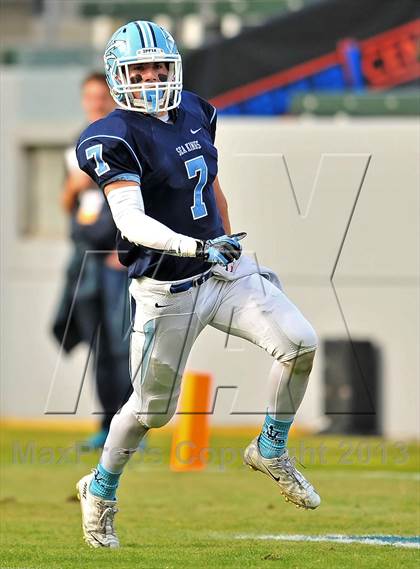 Thumbnail 1 in Corona del Mar vs. Sacred Heart Prep (CIF State D3 Final) photogallery.