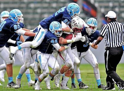 Thumbnail 1 in Corona del Mar vs. Sacred Heart Prep (CIF State D3 Final) photogallery.