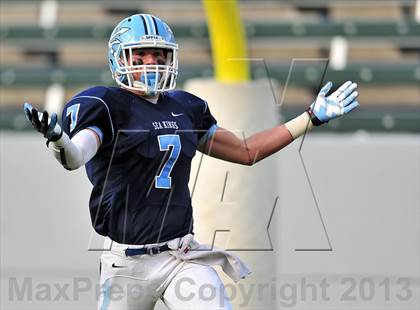 Thumbnail 2 in Corona del Mar vs. Sacred Heart Prep (CIF State D3 Final) photogallery.