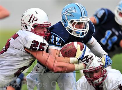 Thumbnail 1 in Corona del Mar vs. Sacred Heart Prep (CIF State D3 Final) photogallery.