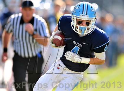 Thumbnail 2 in Corona del Mar vs. Sacred Heart Prep (CIF State D3 Final) photogallery.