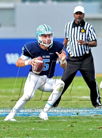 Thumbnail 1 in Corona del Mar vs. Sacred Heart Prep (CIF State D3 Final) photogallery.