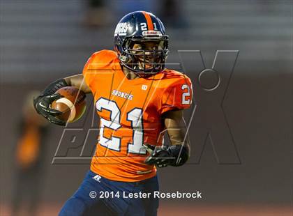 Thumbnail 2 in Steele vs. Brandeis (UIL 6A D2 Quarterfinal) photogallery.