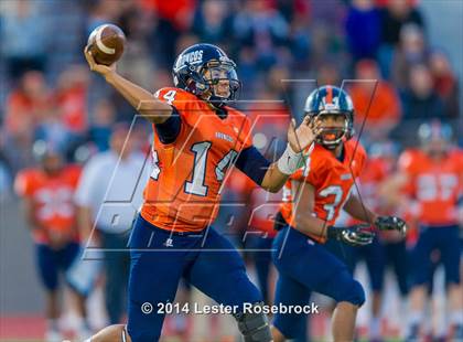 Thumbnail 2 in Steele vs. Brandeis (UIL 6A D2 Quarterfinal) photogallery.