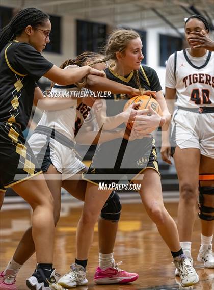 Thumbnail 2 in Gray's Creek vs South View (2023 Cumberland County Schools Holiday Classic Tournament) photogallery.