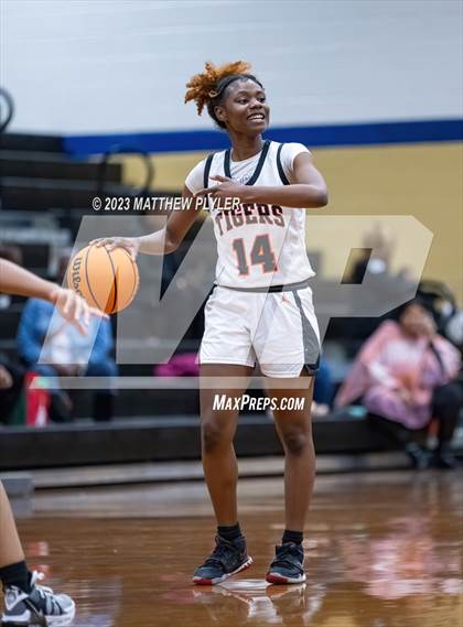 Thumbnail 3 in Gray's Creek vs South View (2023 Cumberland County Schools Holiday Classic Tournament) photogallery.