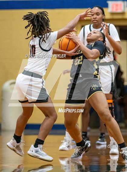 Thumbnail 1 in Gray's Creek vs South View (2023 Cumberland County Schools Holiday Classic Tournament) photogallery.