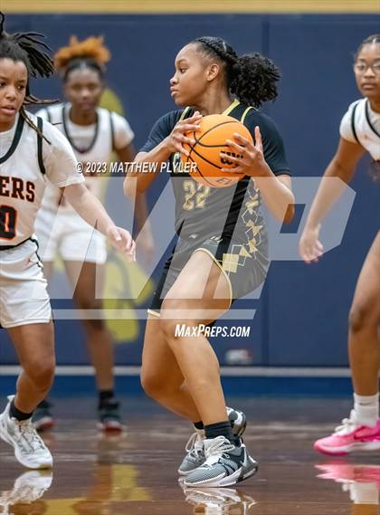 Thumbnail 1 in Gray's Creek vs South View (2023 Cumberland County Schools Holiday Classic Tournament) photogallery.