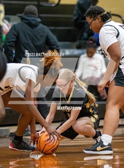 Thumbnail 3 in Gray's Creek vs South View (2023 Cumberland County Schools Holiday Classic Tournament) photogallery.