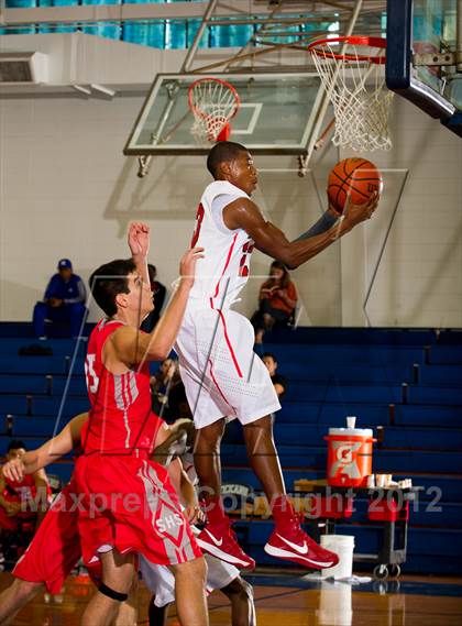 Thumbnail 2 in South Houston vs Sharyland (McDonald's Texas Invitational) photogallery.