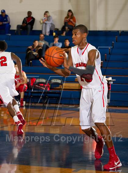 Thumbnail 3 in South Houston vs Sharyland (McDonald's Texas Invitational) photogallery.