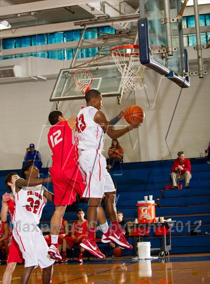Thumbnail 1 in South Houston vs Sharyland (McDonald's Texas Invitational) photogallery.