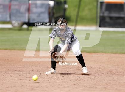 Thumbnail 2 in Chilton County vs Isabella (Chilton County Tournament) photogallery.