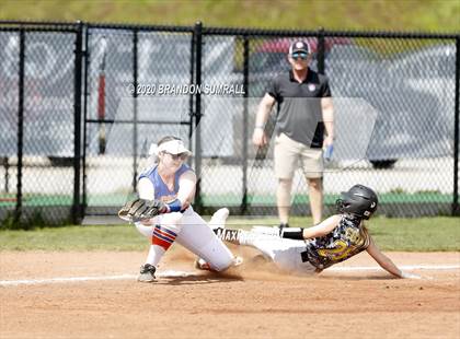 Thumbnail 2 in Chilton County vs Isabella (Chilton County Tournament) photogallery.