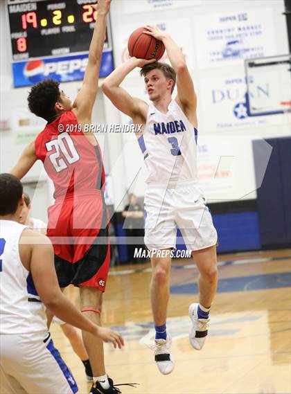 Thumbnail 1 in Newton-Conover @ Maiden (NCHSAA 2A 1st Round) photogallery.